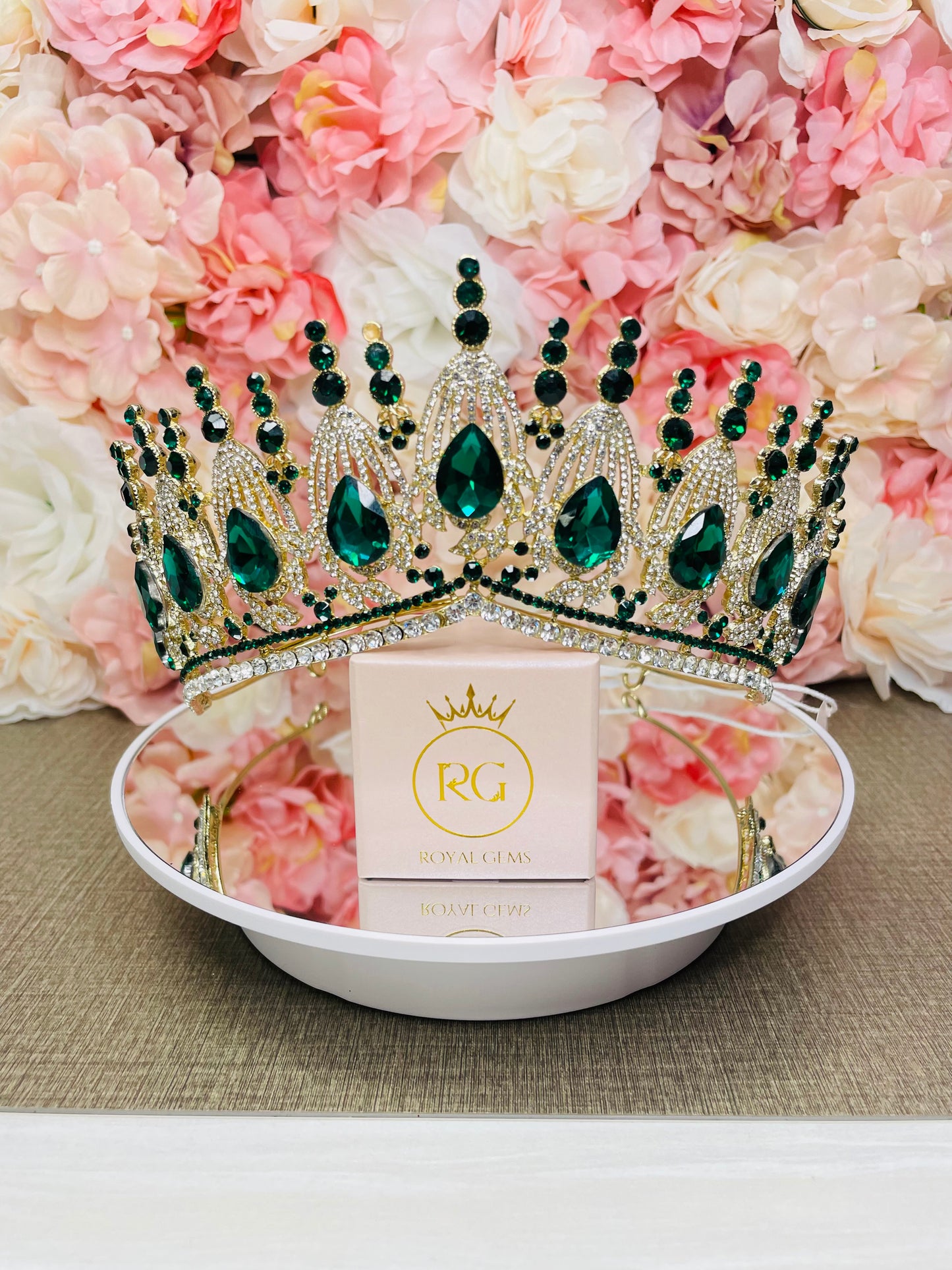 Emerald with Gold Crown Set