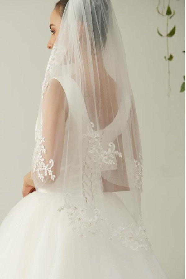 Lace Fingertip Wedding Veil