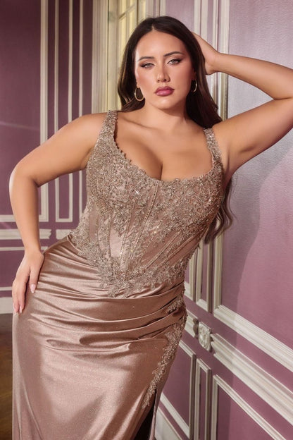 The Carolina Fitted Dress: Plus